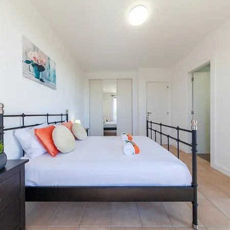 Townhouse In Albufeira Near Stunning Beaches 펜션 알부페이라