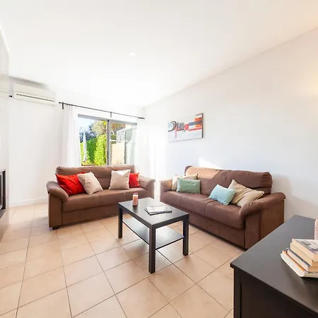 펜션 Townhouse In Albufeira Near Stunning Beaches 알부페이라