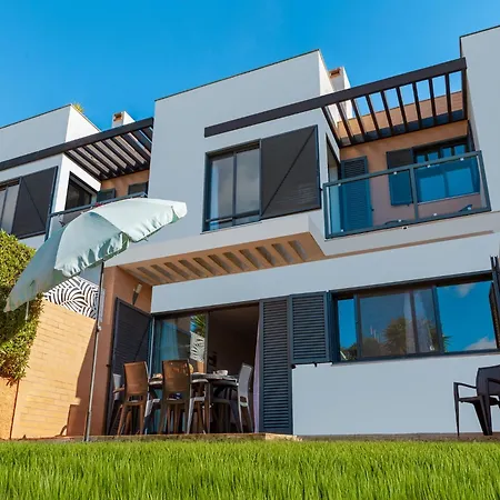 Townhouse In Albufeira Near Stunning Beaches 알부페이라