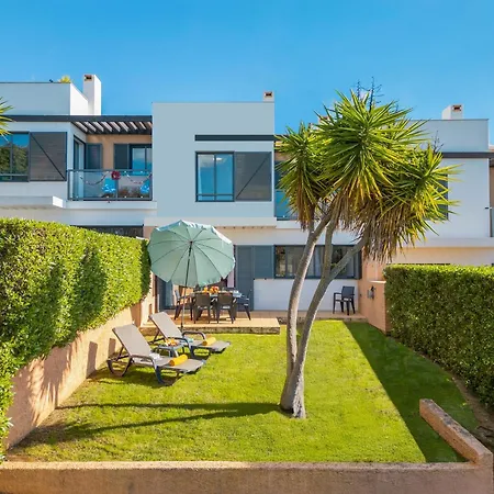 Townhouse In Albufeira Near Stunning Beaches * 알부페이라