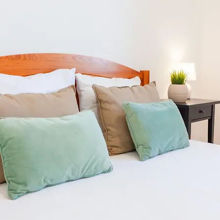 Townhouse In Albufeira Near Stunning Beaches * Albufeira