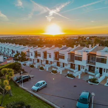 Townhouse In Albufeira Near Stunning Beaches Ferienhaus *